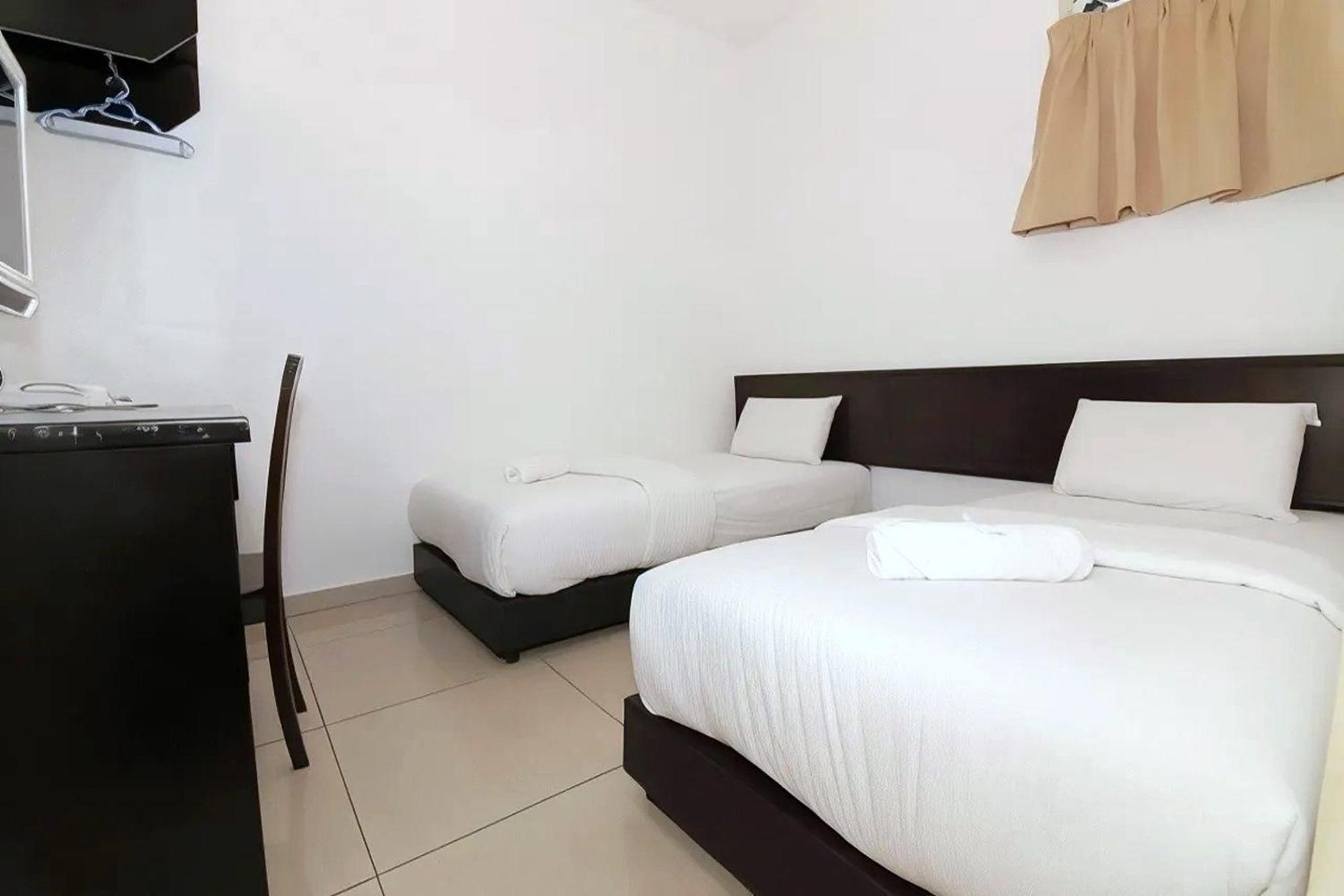 Hotel Alam Indi Johor Bahru Exterior photo